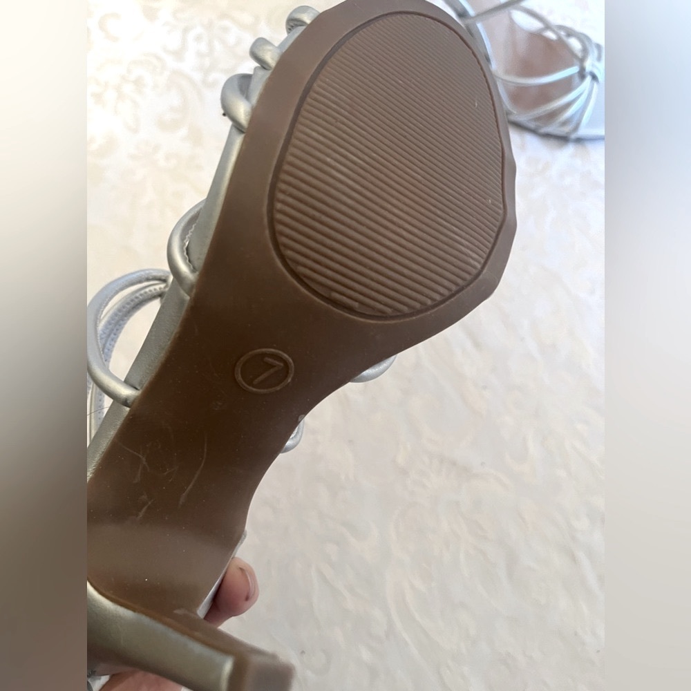 Silver summer shoes - Picture 5 of 5